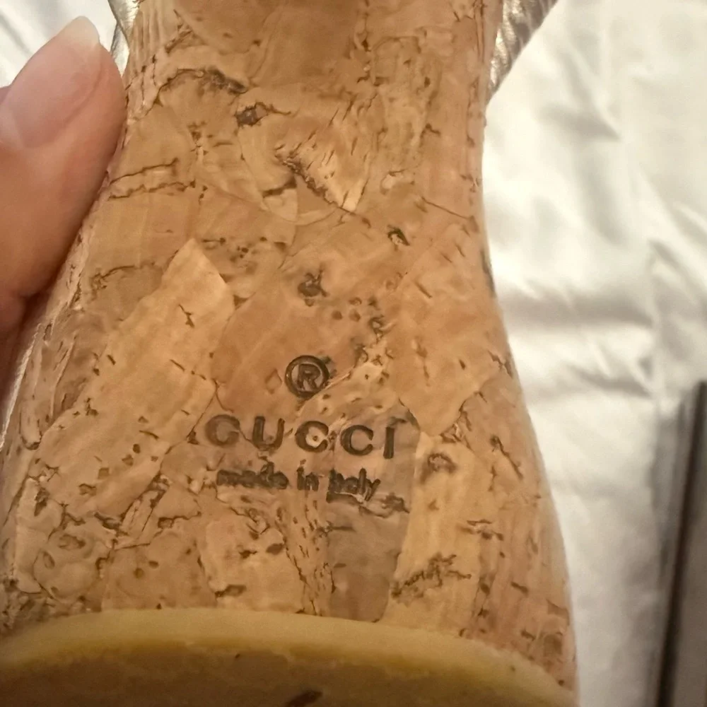 Gucci Brown Box with Gold Logo.  They’re like new but cork got ruined in the box - Picture 9 of 16